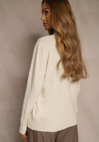 Renee - Jasnobeżowy Casualowy Sweter z Półgolfem w Minimalistycznym Stylu Seorienne. Okazja: na co dzień. Kolor: beżowy. Długość: długie. Styl: casual #2