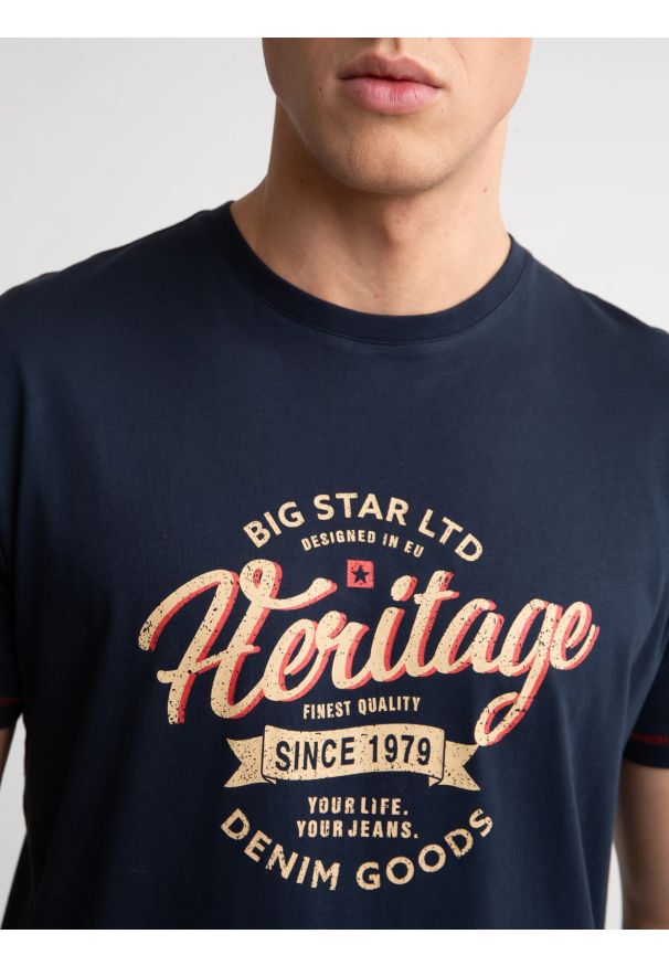 Big-Star - Koszulka męska z nadrukiem granatowa Jaman 403. Kolor: niebieski. Materiał: bawełna. Wzór: nadruk. Sezon: lato. Styl: retro, klasyczny, wakacyjny, vintage