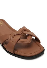 Love Moschino - LOVE MOSCHINO Klapki JA28092G1MIA0201 Brązowy. Kolor: brązowy. Materiał: skóra #2