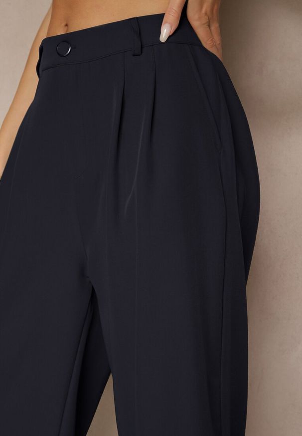 Renee - Granatowe Eleganckie Spodnie Typu Culottes Silunea. Okazja: na spotkanie biznesowe, do pracy, na co dzień. Kolor: niebieski. Styl: elegancki