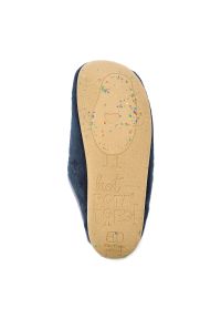 Hot Potatoes by Gioseppo - Granatowe Kapcie Gioseppo-Hot Potatoes Domowe Obuwie Męskie. Okazja: do domu. Kolor: niebieski. Materiał: futro, materiał. Wzór: nadruk, napisy #2