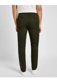 Lee - LEE MĘSKIE SPODNIE MATERIAŁOWE SLIM CHINO OLIVE NIGHT 112355772 L71L016192. Materiał: materiał #5