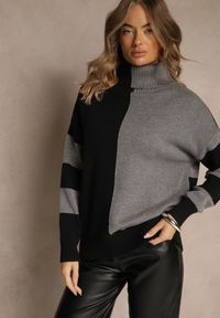 Renee - Czarno-Szary Golf w Geometryczny Wzór w Paski Rallessia. Okazja: na co dzień. Typ kołnierza: golf. Kolor: czarny. Materiał: jeans, satyna. Wzór: paski, geometria. Styl: elegancki, casual