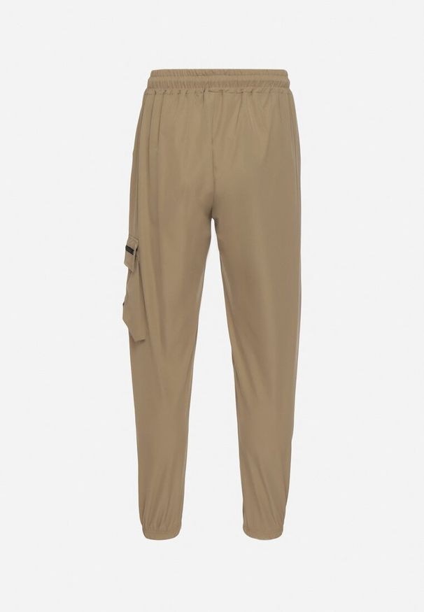 Born2be - Ciemnobeżowe Spodnie Dresowe w Stylu Cargo z Bawełny Niniviea. Okazja: na co dzień, do domu. Kolor: beżowy. Materiał: dresówka, bawełna. Styl: casual