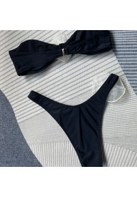 Intica - Bikini bez ramiączek z kwiatowym wzorem na lato Corella. Kolor: różowy. Materiał: tkanina, materiał. Wzór: kwiaty #11