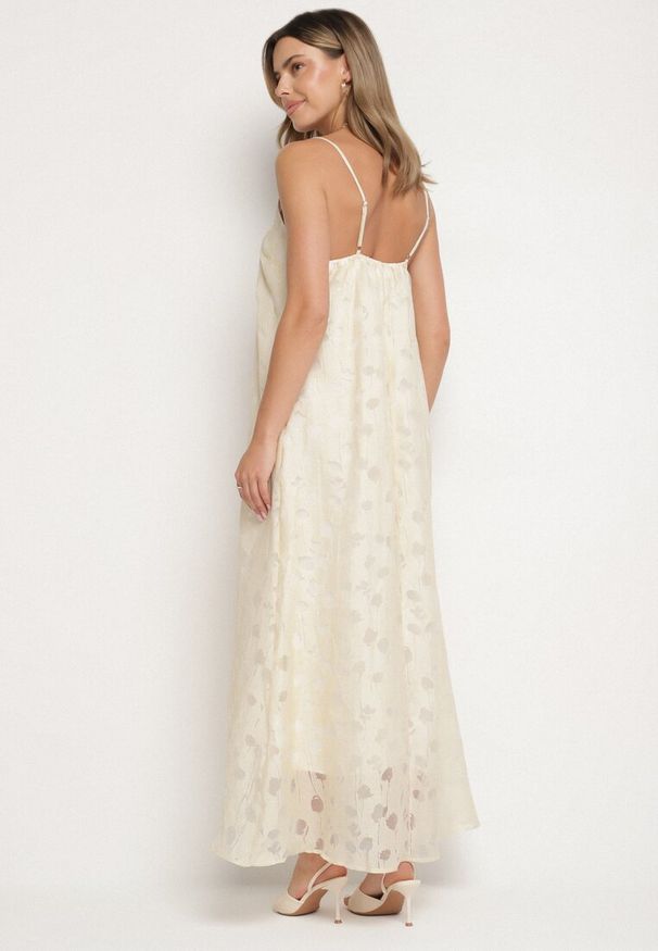 Born2be - Beżowa Sukienka z Wiskozą o Trapezowym Kroju na Ramiączkach Silarelle. Okazja: na co dzień. Typ kołnierza: dekolt w kształcie V. Kolor: beżowy. Materiał: wiskoza. Długość rękawa: na ramiączkach. Typ sukienki: trapezowe. Styl: casual, elegancki