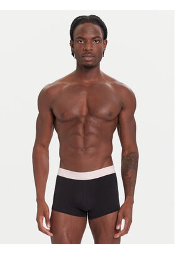 Calvin Klein Underwear Komplet 3 par bokserek LV00NB4389 Czarny. Kolor: czarny. Materiał: bawełna