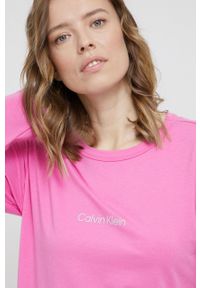 Calvin Klein Underwear Koszula nocna damska kolor różowy. Kolor: różowy. Materiał: dzianina. Długość: długie. Wzór: nadruk #4