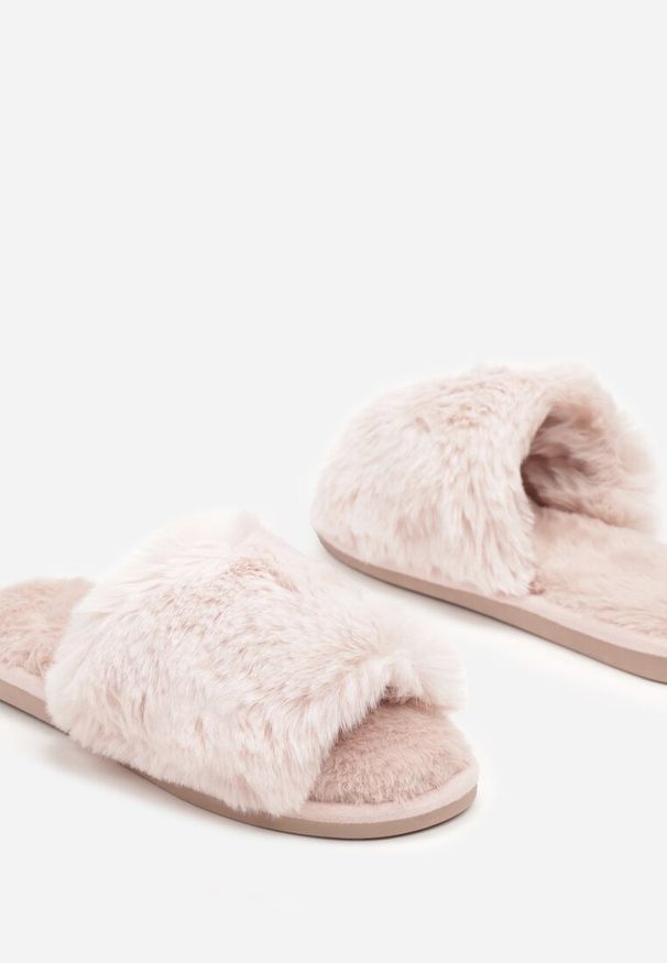 Born2be - Różowe Kapcie Vices z Miękkiego Futerka Seladwen. Okazja: na co dzień, do domu. Kolor: różowy. Materiał: futro. Obcas: na obcasie. Styl: elegancki, casual