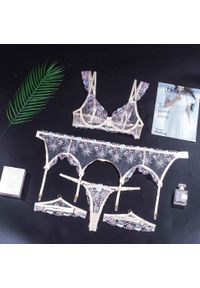 Intica - Koronkowy komplet bielizny z regulowanymi ramiączkami Alverta. Kolor: beżowy. Materiał: koronka #1