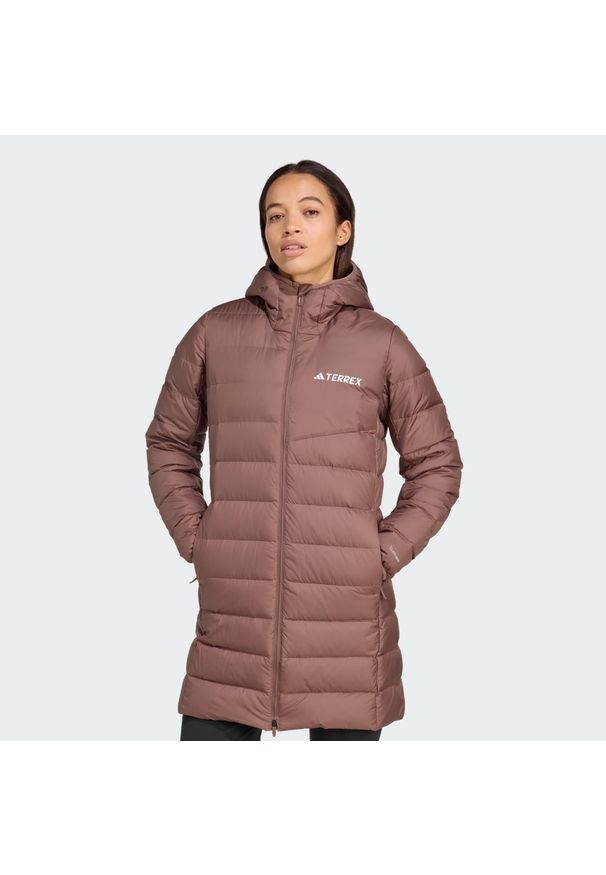 Adidas - Parka Terrex Multi Light Down Hooded 2.0. Kolor: brązowy, wielokolorowy, beżowy. Materiał: puch. Technologia: ClimaWarm (Adidas). Sport: turystyka piesza
