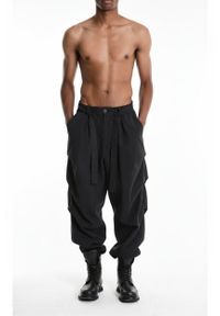 La Haine Inside Us Spodnie | 3R M1252 | Mężczyzna | Czarny. Okazja: na co dzień. Kolor: czarny. Materiał: lyocell, bawełna. Styl: casual, elegancki #2