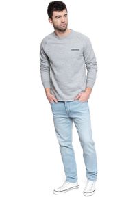 Mustang - MĘSKA BLUZA MUSTANG BEN C SMALL LOGO MID GREY MELANGE 1008540 4140. Materiał: bawełna, jeans, tkanina, materiał. Wzór: jednolity, nadruk. Styl: klasyczny #5