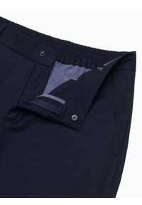 Ombre Clothing - Męskie spodnie chino z gumką w pasie SLIM FIT - granatowe V3 - Rozmiar: XL. Okazja: na co dzień. Kolor: niebieski. Materiał: guma, wiskoza, tkanina, poliester, materiał, bawełna. Styl: casual, elegancki