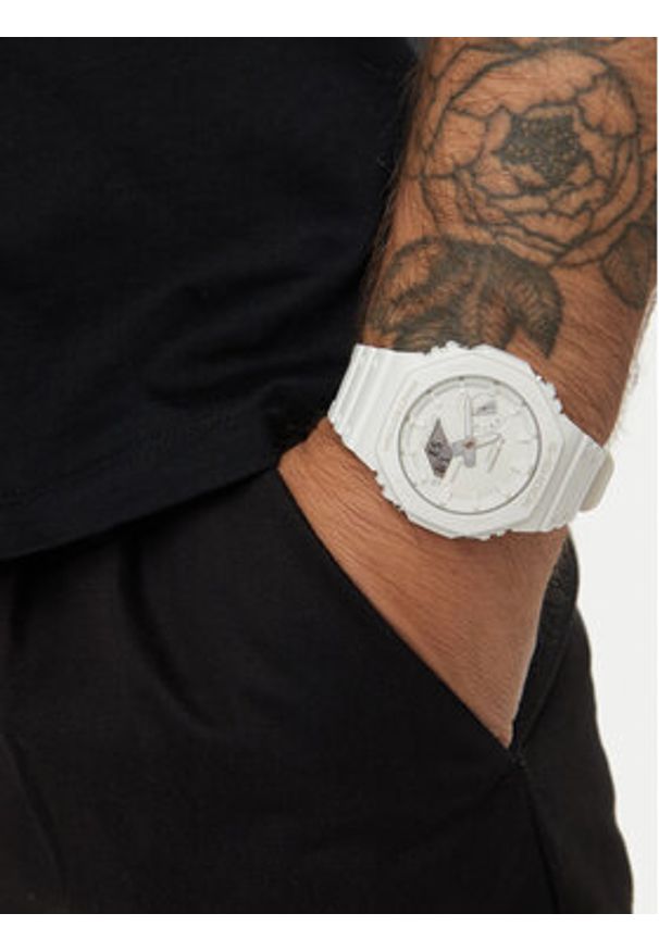 G-Shock Zegarek GA-2100-7A7ER Biały. Kolor: biały. Materiał: syntetyk