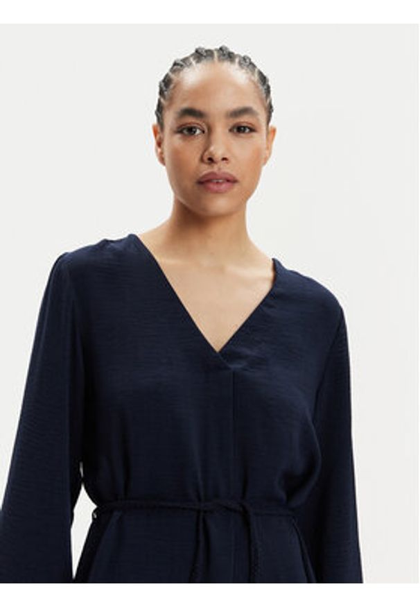 JDY Sukienka codzienna Divya 15321343 Granatowy Regular Fit. Okazja: na co dzień. Kolor: niebieski. Materiał: syntetyk. Typ sukienki: proste. Styl: casual