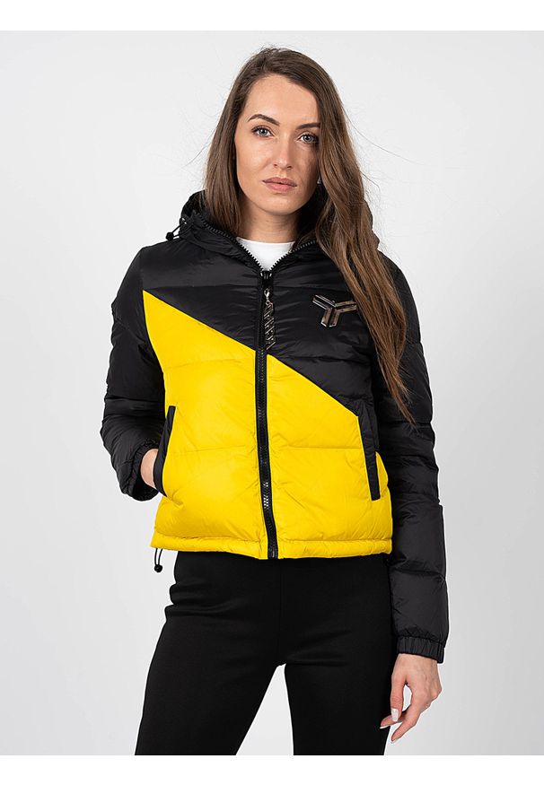 John Richmond - Richmond Sport Kurtka | UWA22085PI | Down Jacket | Kobieta | Czarny, Żółty. Typ kołnierza: kaptur. Kolor: czarny, wielokolorowy, żółty. Materiał: poliamid. Styl: sportowy