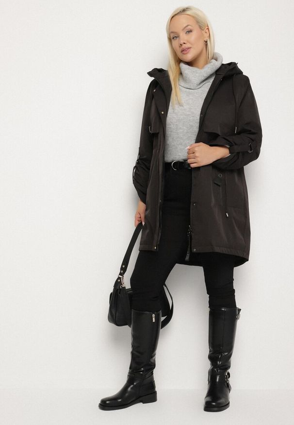 Born2be - Czarna Kurtka Typu Parka z Kapturem i Podpinanymi Rękawami Falunea. Okazja: na spacer, na co dzień. Typ kołnierza: kaptur. Kolekcja: plus size. Kolor: czarny. Materiał: jeans. Styl: klasyczny, casual, elegancki, sportowy