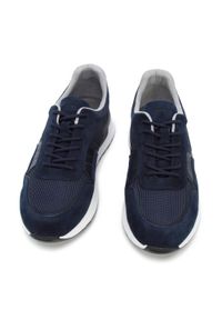 Wittchen - Męskie sneakersy zamszowe z elastycznymi wstawkami granatowe. Okazja: na co dzień. Nosek buta: okrągły. Kolor: niebieski. Materiał: zamsz, skóra. Sport: turystyka piesza #3