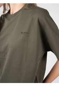 Pepe Jeans T-Shirt "Agnes" | PL581101 | Agnes | Kobieta | Wojskowa Zieleń. Materiał: bawełna. Wzór: nadruk. Styl: militarny #9