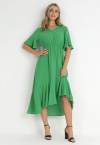 Born2be - Jasnozielona Sukienka Stamorus. Typ kołnierza: kołnierz z falbankami. Kolor: zielony. Długość rękawa: krótki rękaw. Wzór: aplikacja. Styl: klasyczny. Długość: midi #1