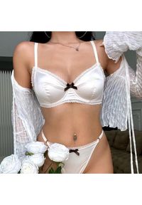 Intica - Komplet bielizny z kokardkami na specjalne okazje Kosana. Kolor: biały. Materiał: materiał. Wzór: gładki