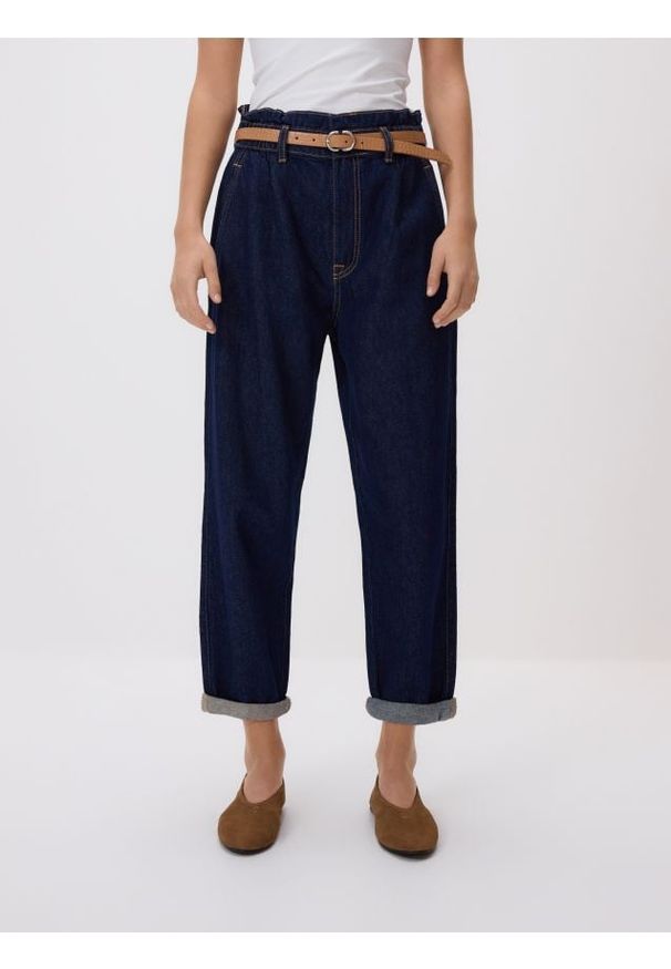Reserved - Jeansy paperbag - granatowy. Kolor: niebieski
