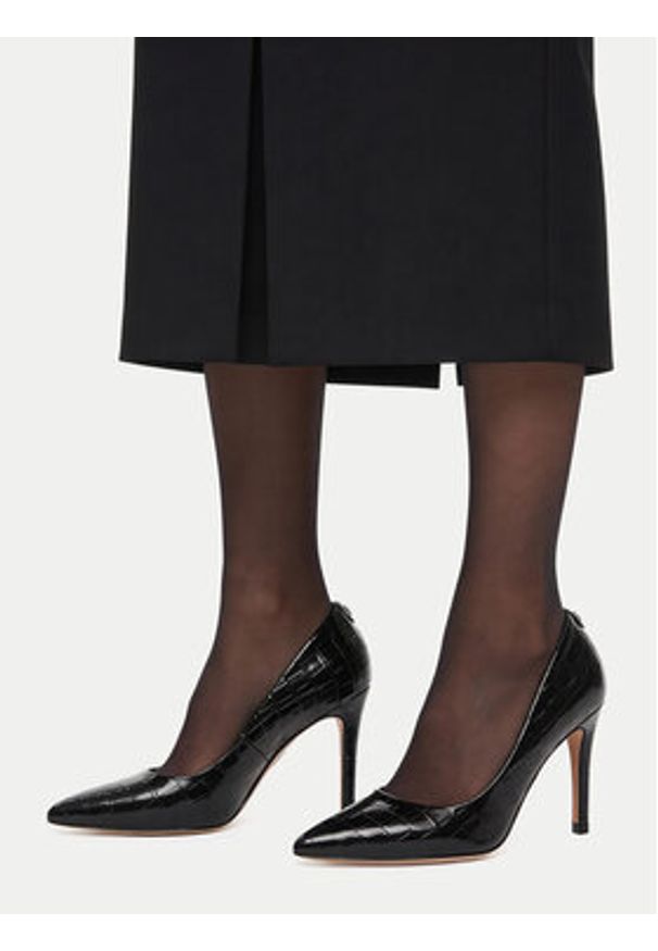 Nine West Szpilki CEO-DINA-01 Czarny. Kolor: czarny. Materiał: materiał. Obcas: na szpilce