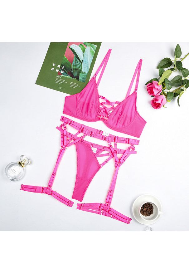 Intica - Komplet bielizny harness z elastycznymi paskami na romantyczny wieczór Hemlata. Kolor: różowy. Materiał: materiał