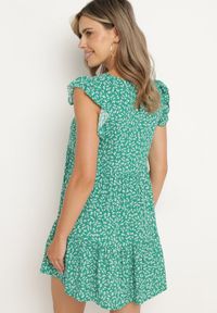 Born2be - Zielona Bawełniana Sukienka o Rozkloszowanym Kroju z Falbanką Anettes. Kolor: zielony. Materiał: bawełna. Długość rękawa: krótki rękaw. Typ sukienki: rozkloszowane. Styl: klasyczny #5
