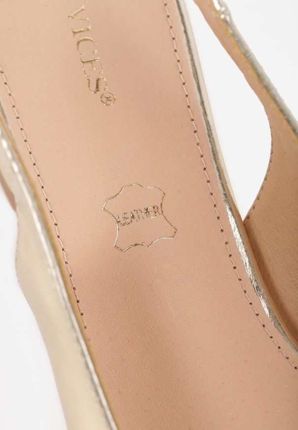 Renee - Złote Czółenka Slingback Vices z Cyrkoniami i Wkładką ze Skóry Eklina. Okazja: na co dzień. Kolor: złoty. Materiał: skóra. Obcas: na obcasie. Styl: elegancki, casual, klasyczny, wizytowy. Wysokość obcasa: średni