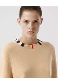 Burberry - BURBERRY - Beżowy sweter z kaszmiru. Kolor: beżowy. Materiał: kaszmir. Wzór: aplikacja. Sezon: jesień #3
