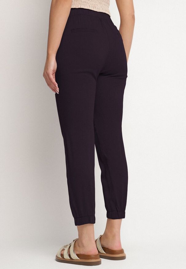Born2be - Granatowe Spodnie Dresowe z Wysokim Stanem i Wiązaniem Elliene. Okazja: na co dzień. Stan: podwyższony. Kolor: niebieski. Materiał: dresówka. Styl: casual