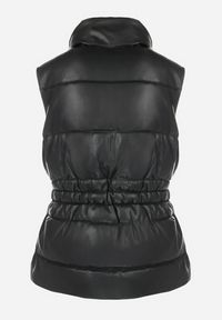 Born2be - Czarna Kamizelka z Ekoskóry Pikowana z Wiązanym Paskiem Talos. Kolor: czarny. Materiał: skóra, materiał. Długość rękawa: bez rękawów. Wzór: aplikacja, paski #7