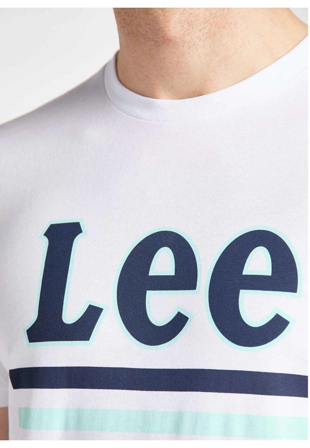 Lee - LEE STRIPE TEE MĘSKI T-SHIRT KOSZULKA LOGO NADRUK BRIGHT WHITE L64VFQLJ 112115945. Wzór: nadruk
