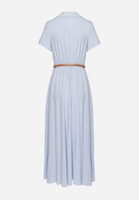 Born2be - Niebieska Wiskozowa Sukienka o Koszulowym Fasonie z Wąskim Paskiem Fillamea. Kolor: niebieski. Materiał: wiskoza. Wzór: aplikacja. Typ sukienki: koszulowe. Styl: elegancki #6