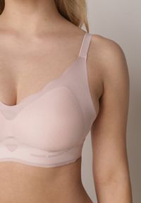 Born2be - Jasnoróżowy Usztywniany Biustonosz Bezszwowy Bez Fiszbin Pretiona. Kolor: różowy. Materiał: materiał #4