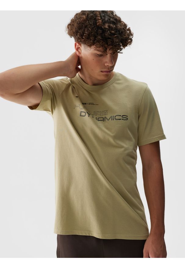 4f - 4F T-shirt regular z nadrukiem męski - khaki M. Okazja: na co dzień. Kolor: wielokolorowy, oliwkowy, brązowy. Materiał: dzianina, jersey, bawełna. Długość rękawa: krótki rękaw. Długość: krótkie. Wzór: nadruk. Styl: casual, klasyczny, sportowy