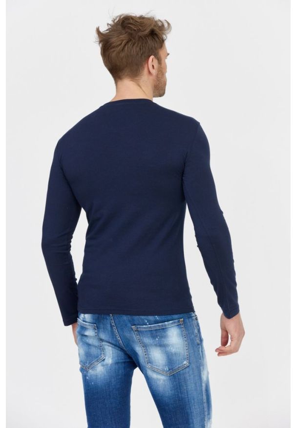 Emporio Armani - EMPORIO ARMANI Granatowy longsleeve męski z szarym logo. Kolor: niebieski. Materiał: prążkowany. Długość rękawa: długi rękaw