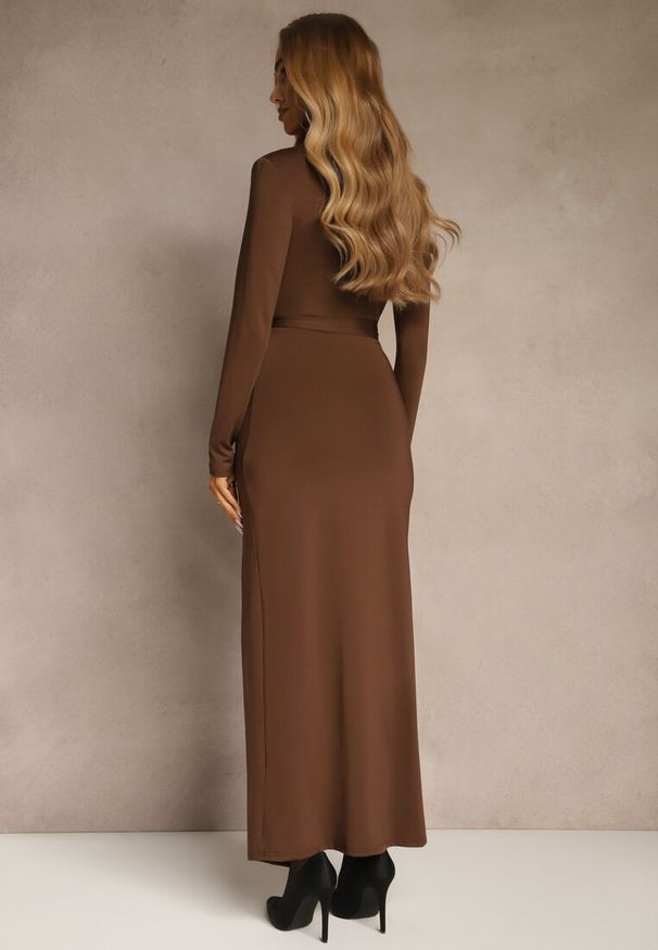Renee - Brązowa Sukienka z Wiskozą o Kopertowym Kroju z Rozcięciem i Wiązanym Paskiem Tesela. Okazja: na co dzień. Kolor: brązowy. Materiał: wiskoza. Typ sukienki: kopertowe. Styl: casual