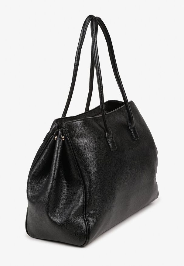 Born2be - Czarna Torebka Typu Shopperka na Ramię z Klamrą Remille. Kolor: czarny. Styl: elegancki, casual, klasyczny. Rodzaj torebki: na ramię