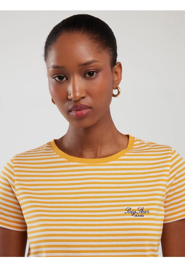 Big-Star - Koszulka damska w paski żółto-biała Zenaida 703. Okazja: na spacer, na plażę. Kolor: pomarańczowy. Materiał: dzianina. Wzór: paski. Styl: wakacyjny, klasyczny