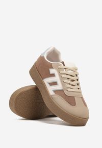 Renee - Brązowe Sneakersy Ozdobione Geometrycznym Motywem Lanelise. Okazja: na co dzień. Kolor: brązowy. Materiał: jeans. Wzór: aplikacja, geometria #6