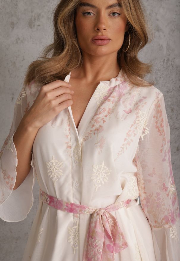 Renee - Różowa Pudełkowa Sukienka Zdobiona Haftem i Falbankami z Wiązanym Paskiem Zritine. Typ kołnierza: kołnierz z falbankami. Kolor: różowy. Wzór: aplikacja, haft. Styl: boho