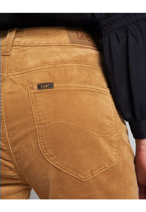 Lee - LEE BREESE BOOT DAMSKIE SPODNIE MATERIAŁOWE TOBACCO BROWN L31TMI78 112139882. Materiał: materiał