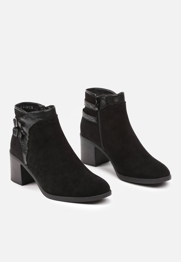Born2be - Czarne Botki na Obcasie Ozdobione Paskami i Klamrami Deoira. Zapięcie: klamry. Kolor: czarny. Materiał: jeans. Wzór: aplikacja. Sezon: jesień. Obcas: na obcasie. Styl: klasyczny, elegancki, rockowy. Wysokość obcasa: średni