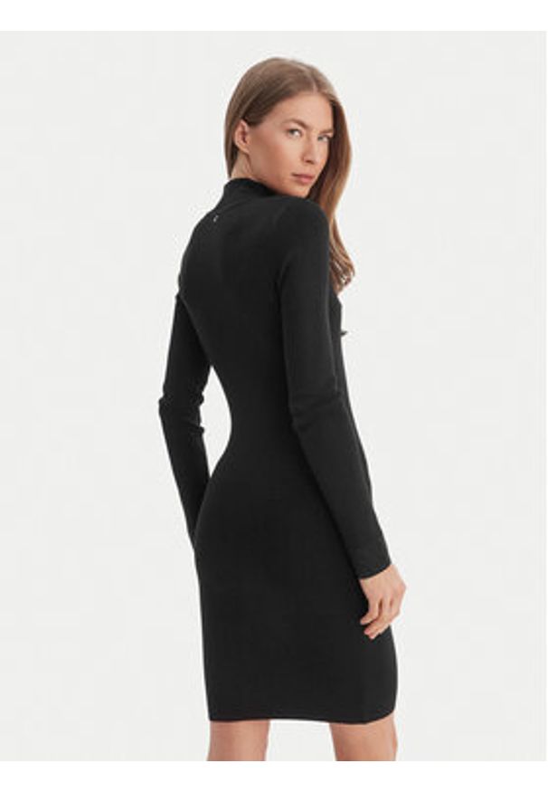 Guess Sukienka dzianinowa W6RK61 Z4842 Czarny Regular Fit. Kolor: czarny. Materiał: wiskoza, syntetyk