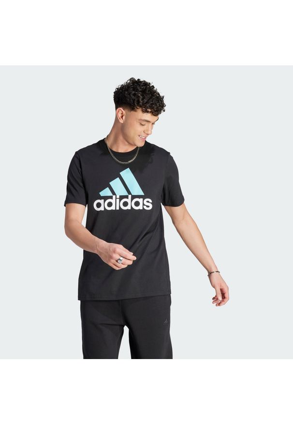 Adidas - Essentials Single Jersey Big Logo Tee. Kolor: czarny, niebieski, wielokolorowy. Materiał: jersey