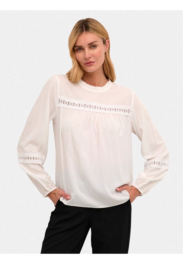 Kaffe Bluzka Freya 10508200 Écru Regular Fit. Materiał: wiskoza