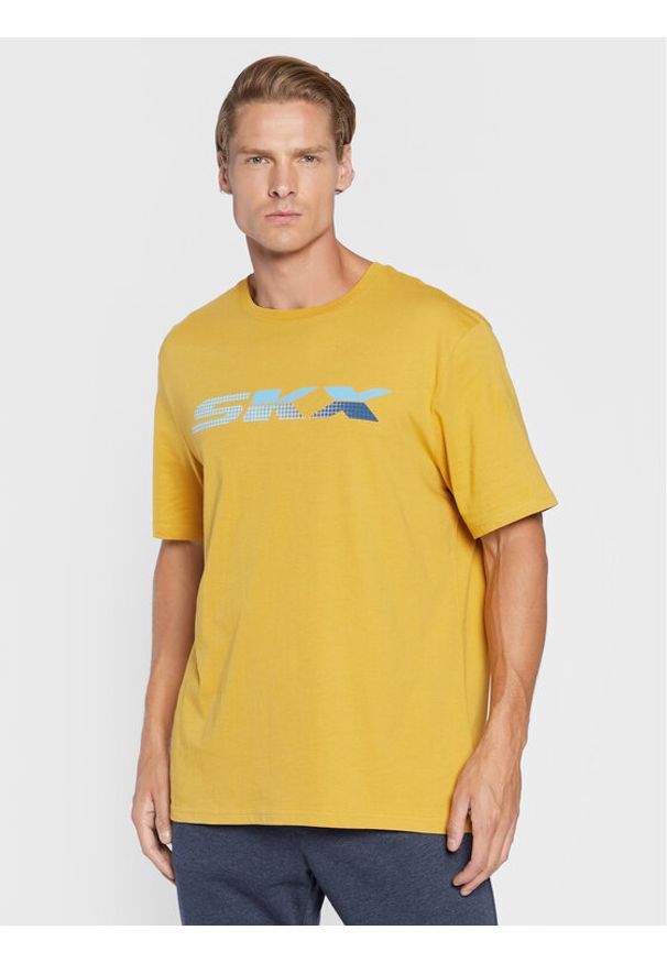 skechers - Skechers T-Shirt Phantom MTS340 Żółty Regular Fit. Kolor: żółty. Materiał: bawełna